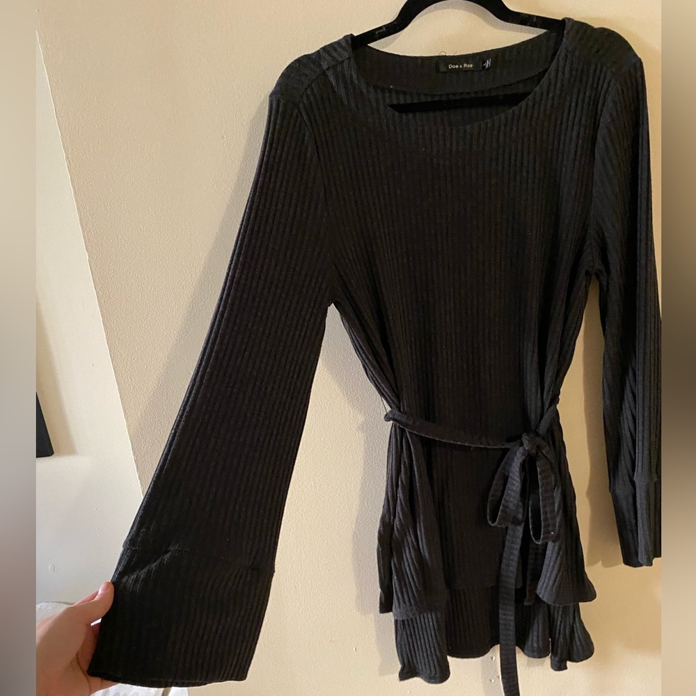 Doe & Rae: black long sweater